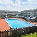 別荘 Poolside In