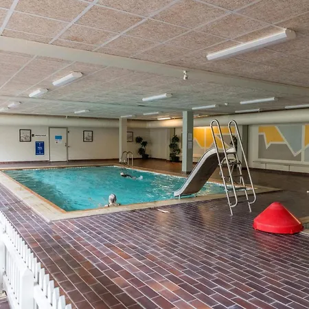 Poolside In Vakantiehuis