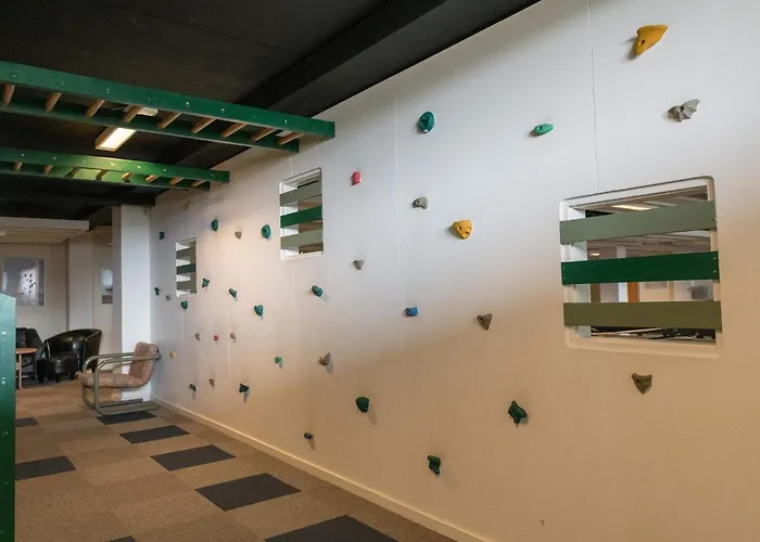 Poolside Paradise In - By Traum